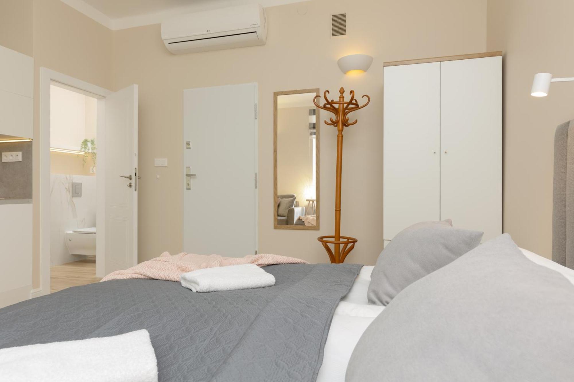 Filtrowa Luxurious Apartments Stara Ochota By Noclegi Renters Varsó Kültér fotó
