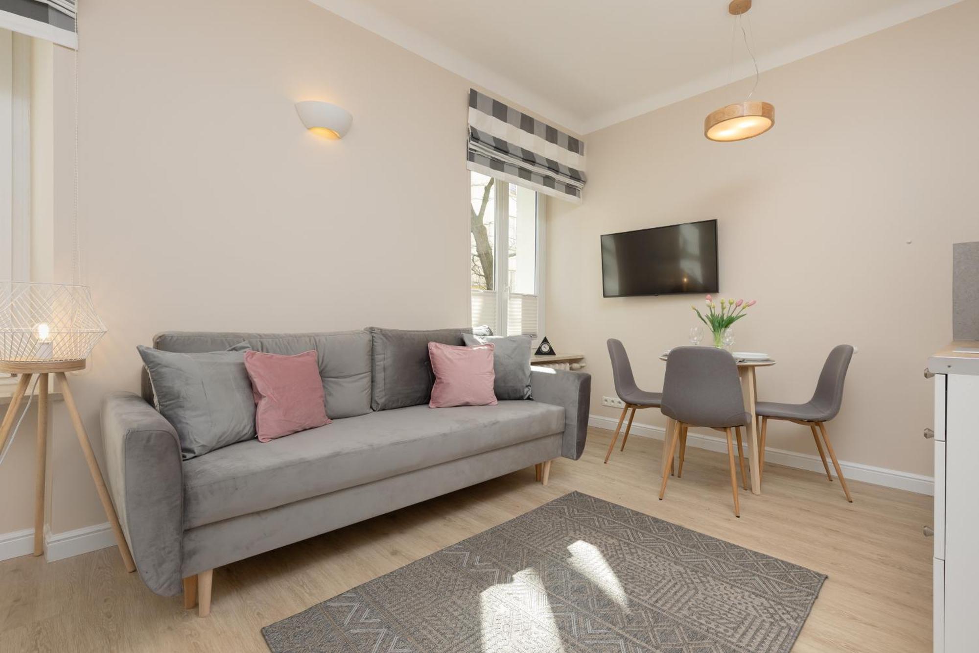 Filtrowa Luxurious Apartments Stara Ochota By Noclegi Renters Varsó Kültér fotó