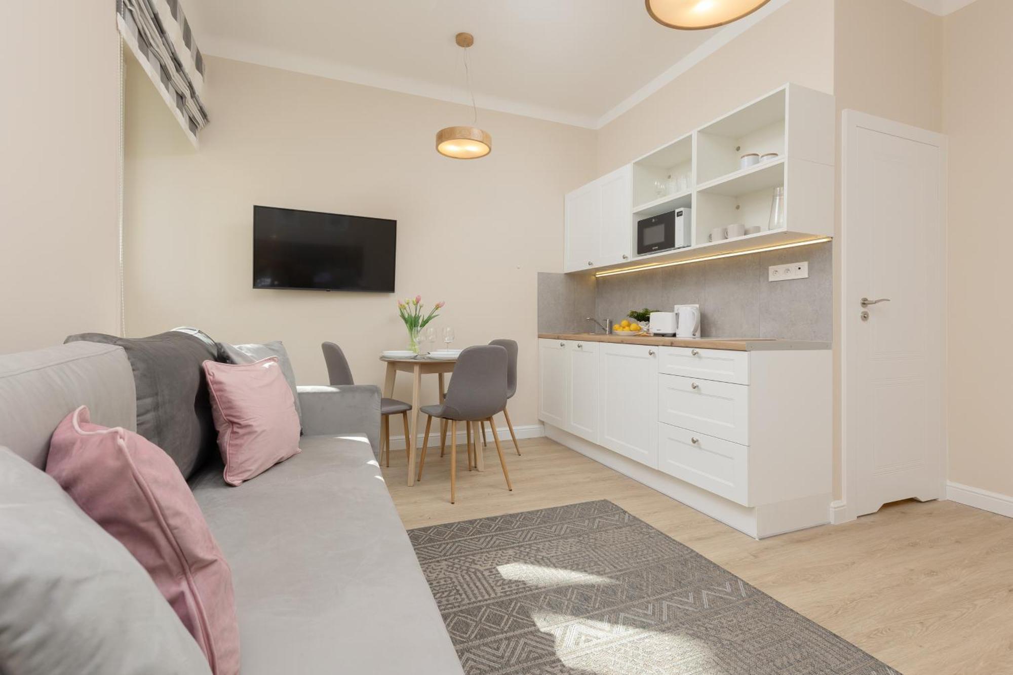 Filtrowa Luxurious Apartments Stara Ochota By Noclegi Renters Varsó Kültér fotó